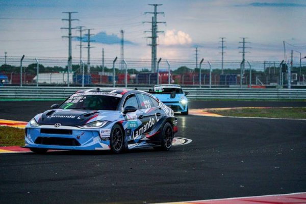 K彩平台最新登录 极速对决！第4届中国汽车摩托车运动大会打响争夺